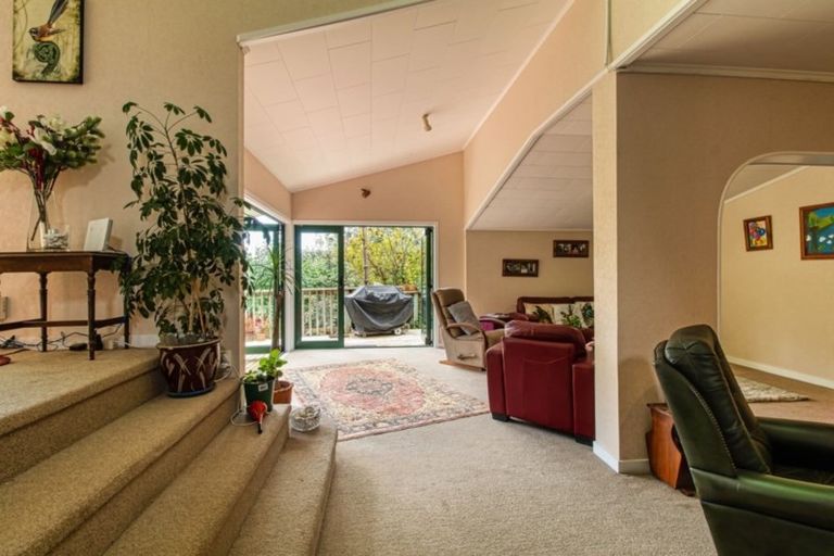 Photo of property in 25 Burns Road, Hospital Hill, Napier, 4110