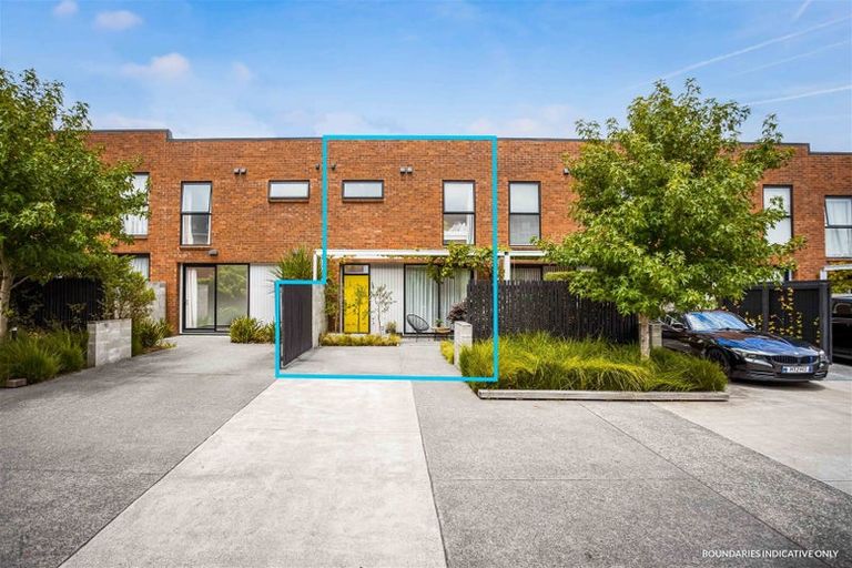 Photo of property in 8 Uku Lane, Hobsonville, Auckland, 0616