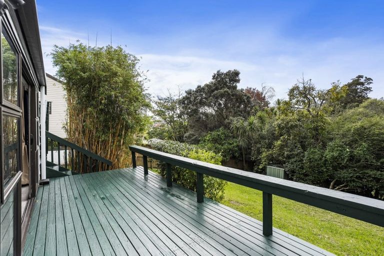 Photo of property in 8 Lynngate Place, Hillcrest, Auckland, 0627