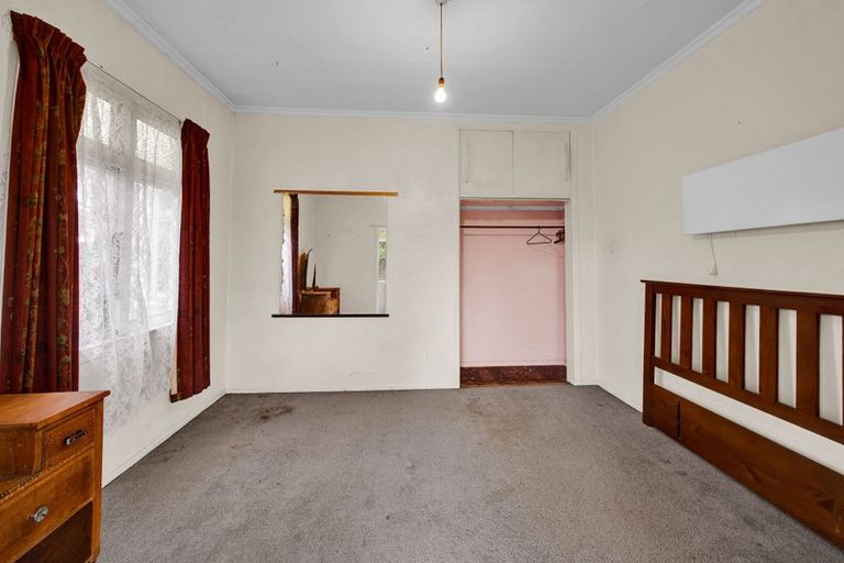 Photo of property in 22 Graham Street, Eltham, 4322