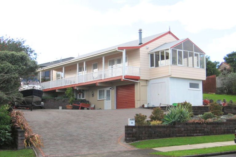 Photo of property in 34 Ransom Smyth Drive, Goodwood Heights, Auckland, 2105