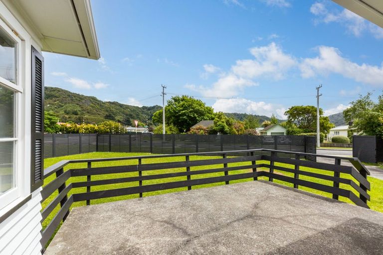 Photo of property in 130 Wainuiomata Road, Wainuiomata, Lower Hutt, 5014