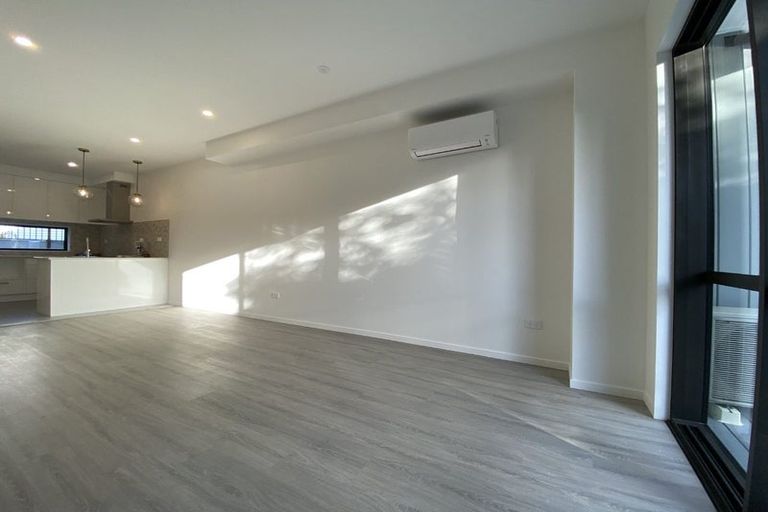 Photo of property in 15d Tabitha Crescent, Henderson, Auckland, 0612