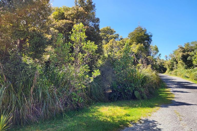 Photo of property in 51 Stuart & Chapman Drive, Karoro, Greymouth, 7805