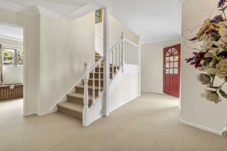 Photo of property in 11 Homewood Place, Chatswood, Auckland, 0626