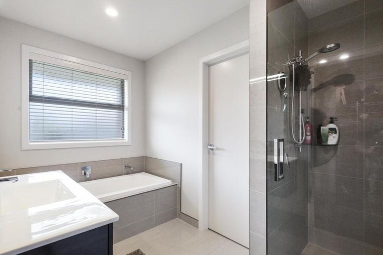 Photo of property in 16 Lilac Close, Cambridge, 3434