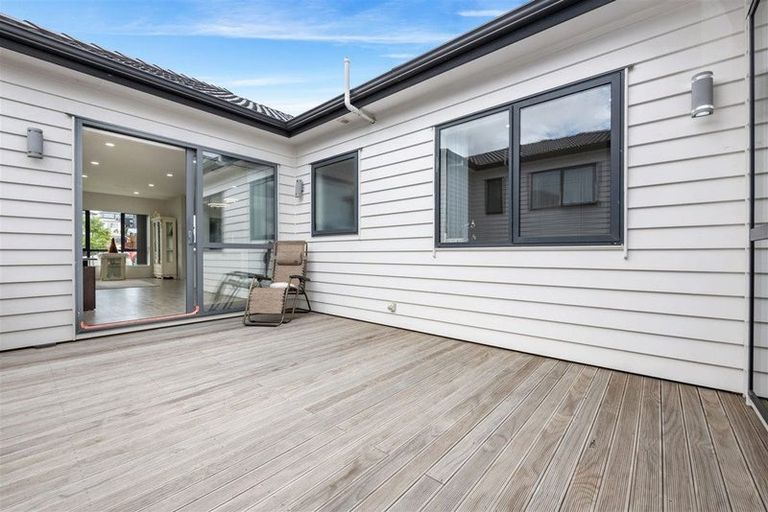 Photo of property in 83 Drumbuoy Drive, Flat Bush, Auckland, 2019