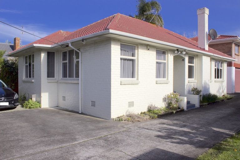 Photo of property in 1/143 Shakespeare Road, Milford, Auckland, 0620