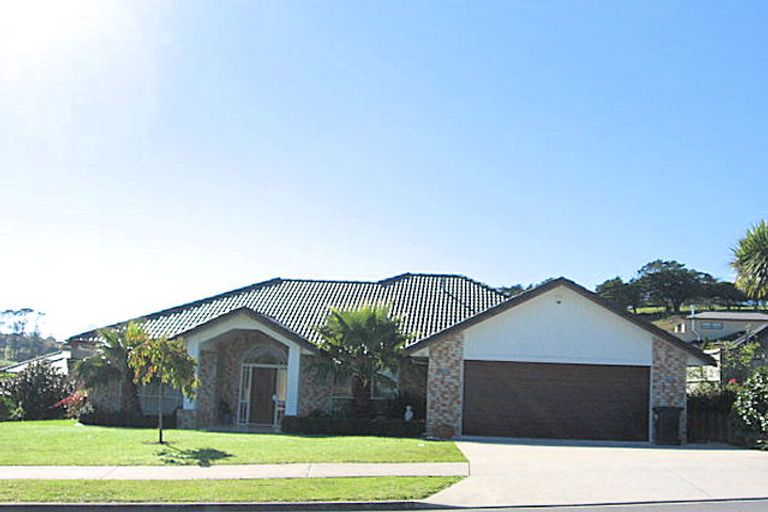 Photo of property in 327 Hill Road, The Gardens, Auckland, 2105