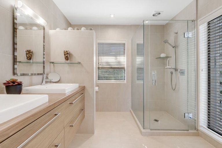 Photo of property in 24 Clovelly Road, Bucklands Beach, Auckland, 2012