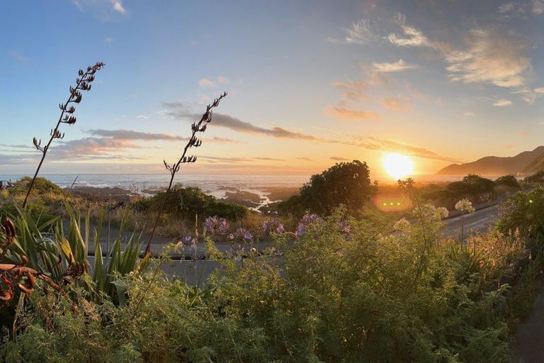 Photo of property in 438 The Esplanade, Island Bay, Wellington, 6023