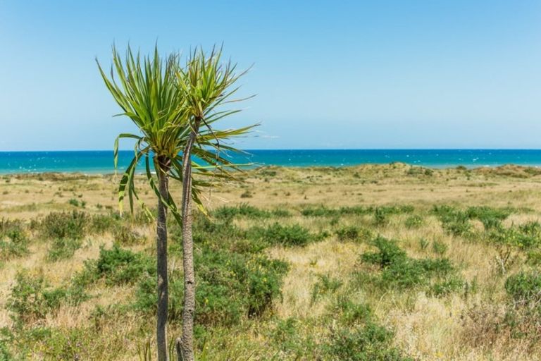 Photo of property in 29 Nukumaru Parade, Waiinu Beach, Whanganui, 4588