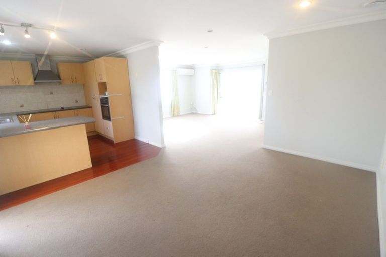 Photo of property in 23 Arlose Place, Westgate, Auckland, 0614