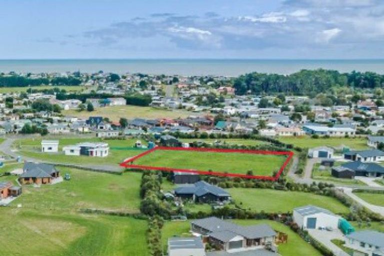 Photo of property in 12 Lakeview Drive, Foxton Beach, Foxton, 4815