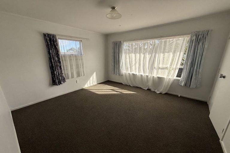 Photo of property in 426 Roscommon Road, Clendon Park, Auckland, 2103