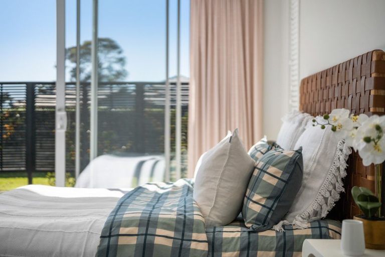 Photo of property in 1 Charlotte Drive, Omokoroa, 3114