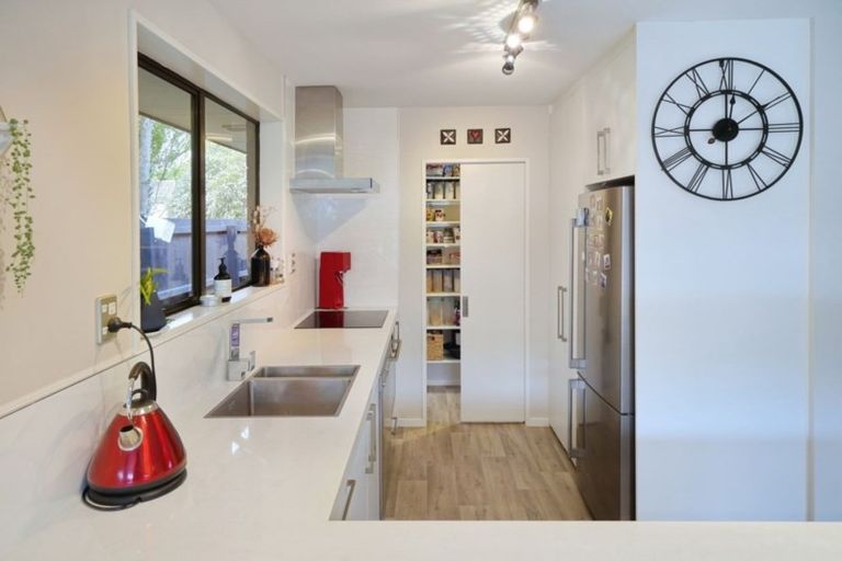 Photo of property in 64 Anglesea Avenue, Parklands, Christchurch, 8083