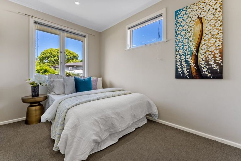 Photo of property in 1/5 Compton Street, Hillcrest, Auckland, 0627