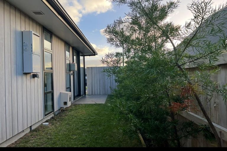 Photo of property in 16 Kelly Road, Riverhead, 0820