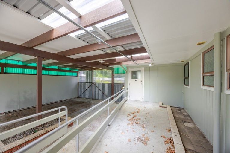 Photo of property in 16 Anderson Road, Taradale, Napier, 4112