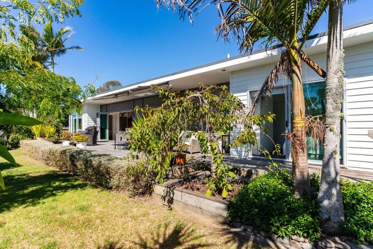 Photo of property in 8 Grove Road, Mangawhai Heads, Mangawhai, 0505