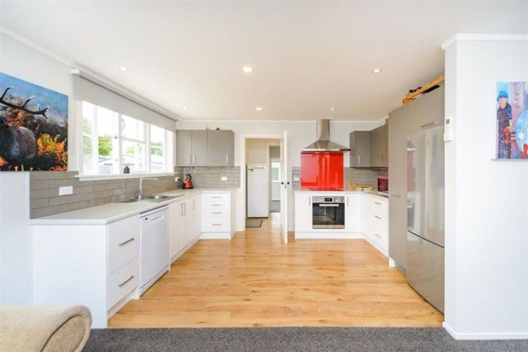 Photo of property in 9 Bull Street, Bulls, 4818