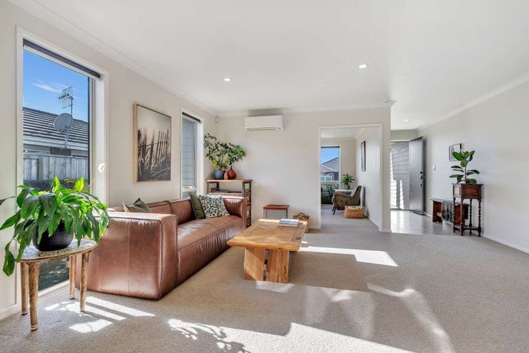 Photo of property in 2 Raiha Street, Papamoa Beach, Papamoa, 3118