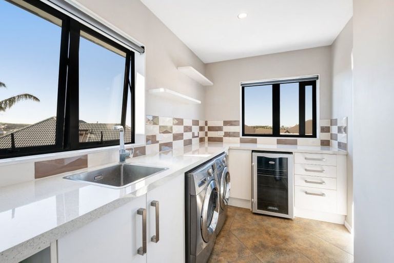 Photo of property in 105 Alec Craig Way, Gulf Harbour, Whangaparaoa, 0930