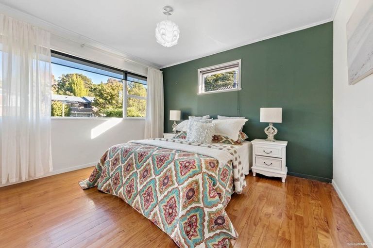 Photo of property in 5 Pendlebury Street, Green Bay, Auckland, 0604