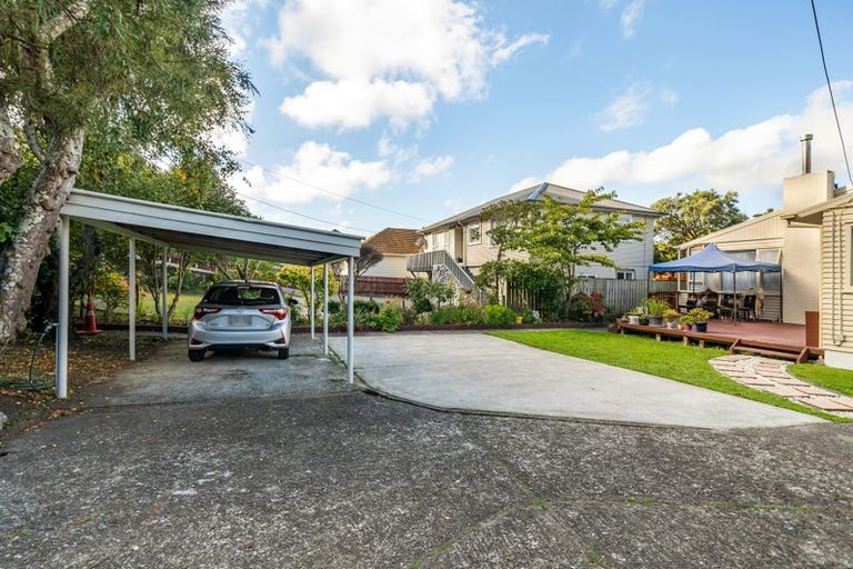 Photo of property in 298 Main Road, Tawa, Wellington, 5028