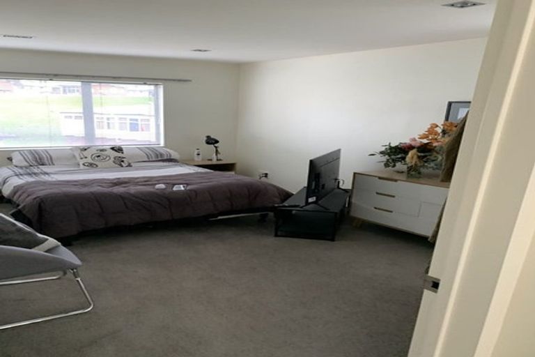 Photo of property in 121a Bruce Road, Glenfield, Auckland, 0629