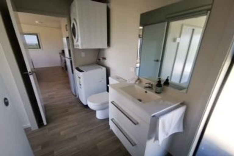 Photo of property in 73 Pirau Road, Fernhill, Napier, 4183