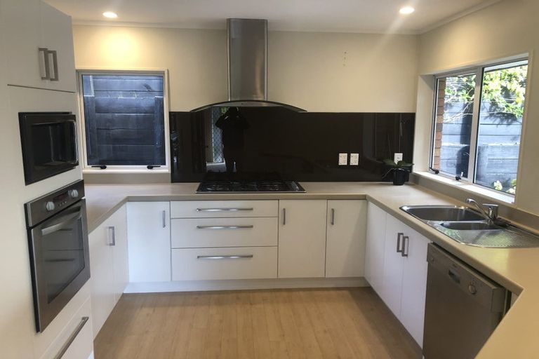 Photo of property in 1/14 Silkwood Grove, Totara Heights, Auckland, 2105