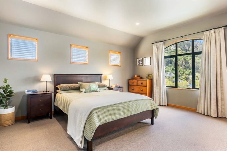 Photo of property in 2 Emerald Lane, Cashmere, Christchurch, 8022