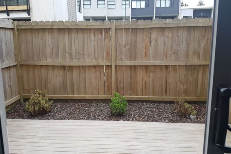 Photo of property in 32/5 Perekia Street, Albany, Auckland, 0632