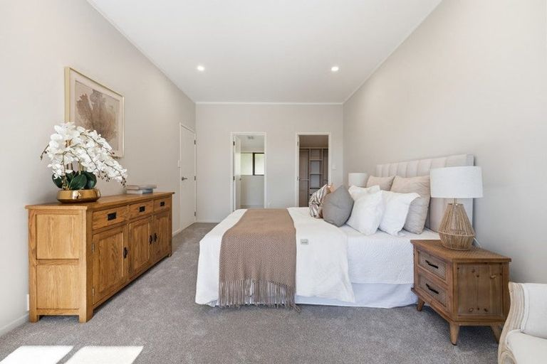 Photo of property in 2 Seaford Place, Murrays Bay, Auckland, 0630