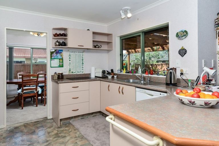 Photo of property in 8 Greenough Place, Rototuna, Hamilton, 3210