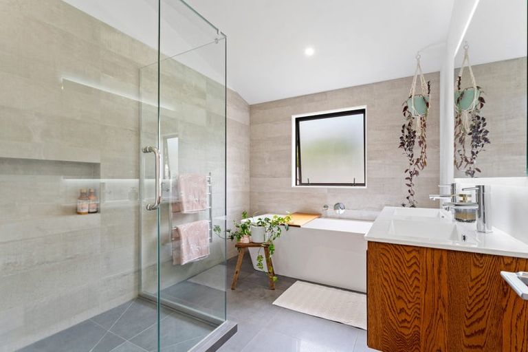 Photo of property in 71 The Circle, Manly, Whangaparaoa, 0930