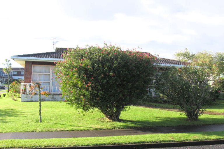 Photo of property in 1/9 Belmere Rise, Farm Cove, Auckland, 2012