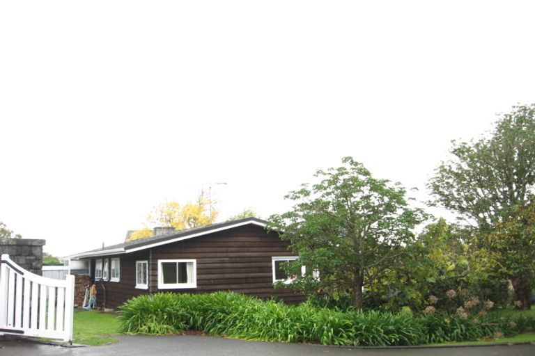 Photo of property in 41 Seymour Road, Mellons Bay, Auckland, 2014