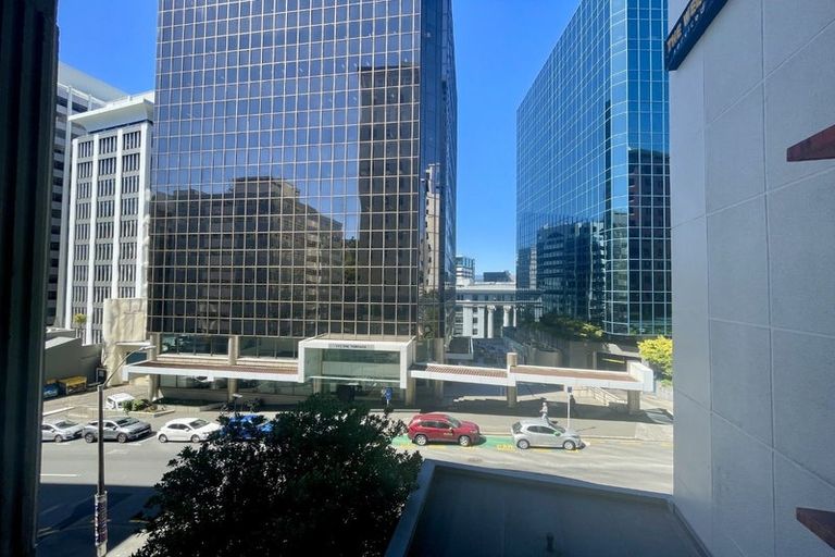 Photo of property in Terrace Garden Apartments, 2e/120 The Terrace, Wellington Central, Wellington, 6011