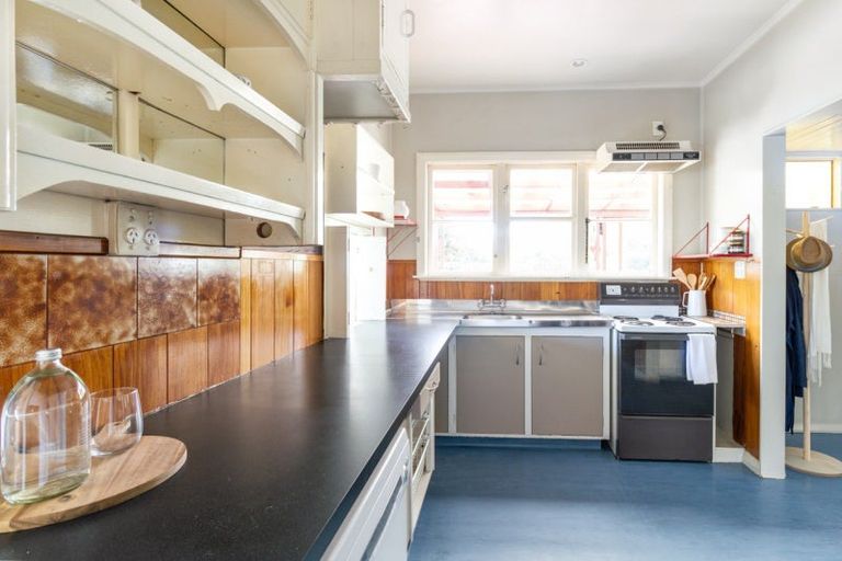 Photo of property in 82 Latham Street, Marewa, Napier, 4110