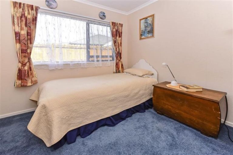 Photo of property in 23 Pitt Avenue, Clendon Park, Auckland, 2103