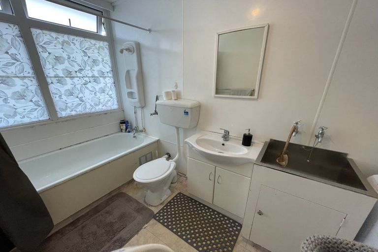 Photo of property in 23ua4 Rangitane Street, Maupuia, Wellington, 6022