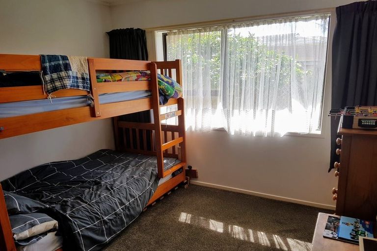 Photo of property in 1/10 Everingham Place, Sunnyhills, Auckland, 2010
