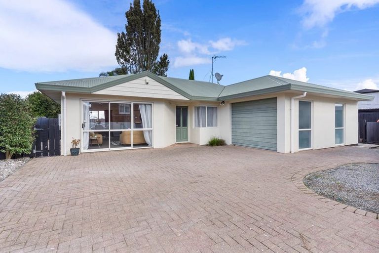 Photo of property in 1/8 Glenburn Place, Papakura, 2110