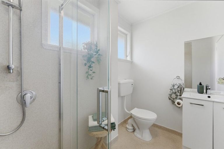 Photo of property in 19 Pukeori Street, Marfell, New Plymouth, 4310