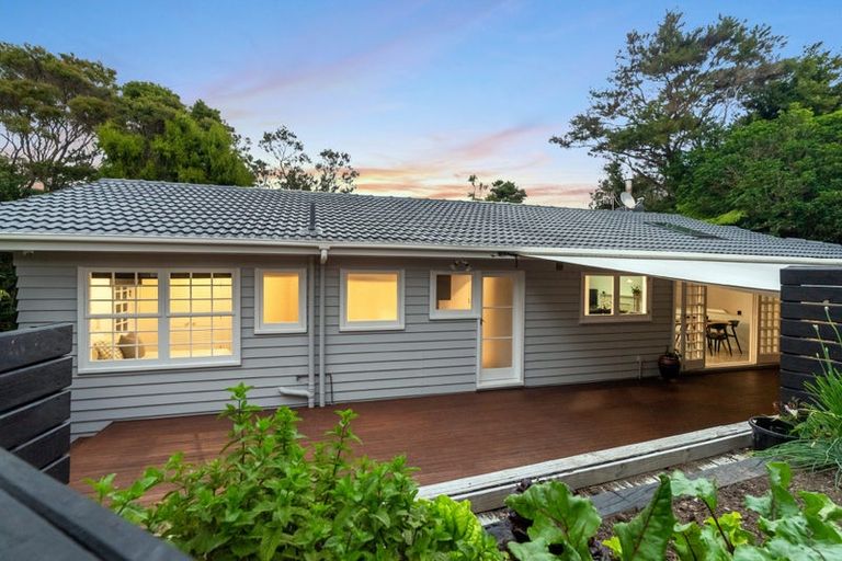 Photo of property in 80 Park Hill Road, Birkenhead, Auckland, 0626