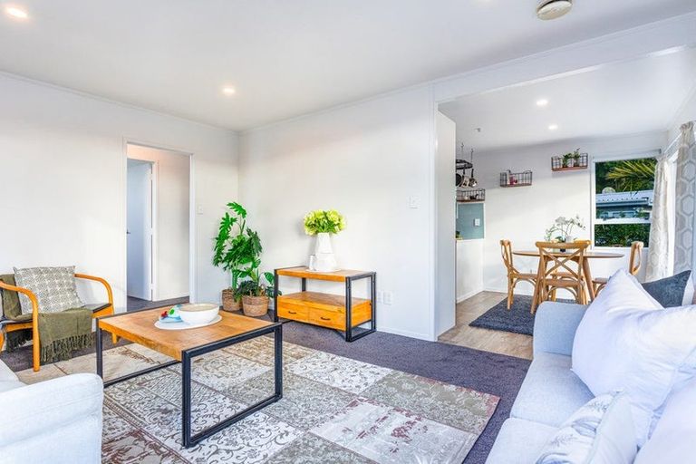 Photo of property in 27 Danube Lane, Glen Eden, Auckland, 0602