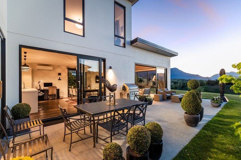 Photo of property in 2 Advance Terrace, Arrowtown, 9302